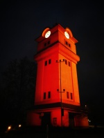 Týnišťská věž se rozsvítí červeně