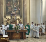 Vyslání ke službě pomocníka při podávání eucharistie